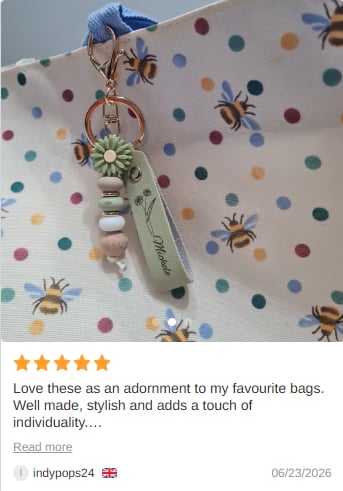 Personalized Birth Flower PU Leather Keychain with Engraved Name and Daisy Bead Pendant Wedding Party Birthday Gift for Bridesmaids Friends - CALLIE
